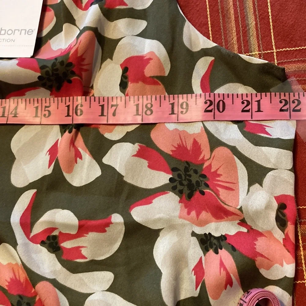 Womenโs Liz Claiborne Collection Sleeveless Blouse XL NWT Tuscan Olive M #50 - Picture 17 of 17